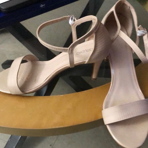 Shoes - Picture 2 of 3